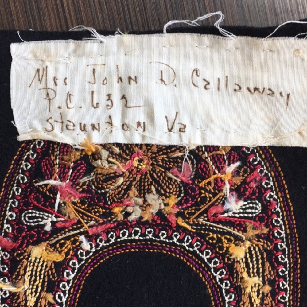 Vintage pair of hand embroidered pieces, for slippers (?) - Picture 3 of 9